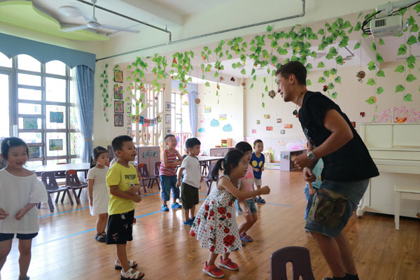 浙江省乐清市维多利亚幼儿园教学活动