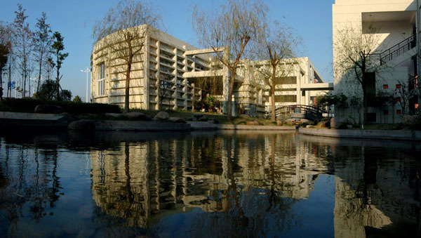 浙江师范大学附属衢州白云学校校园风景